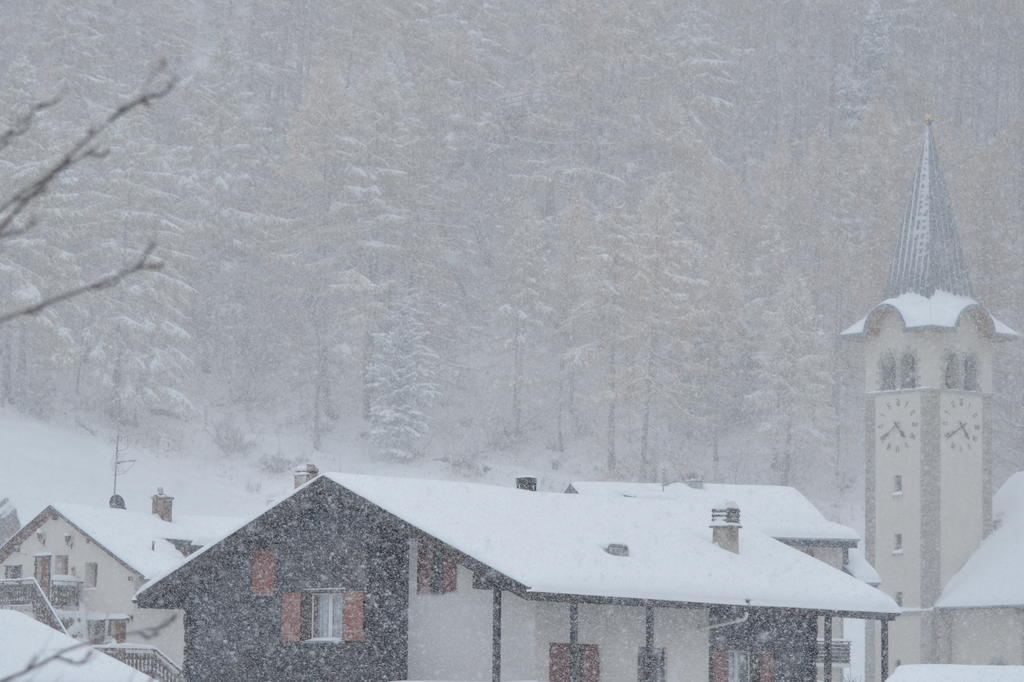 Apartamento Haus Alpenperle Saas-Almagell Exterior foto