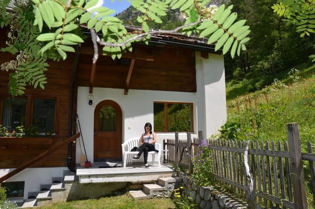 Apartamento Haus Alpenperle Saas-Almagell Exterior foto